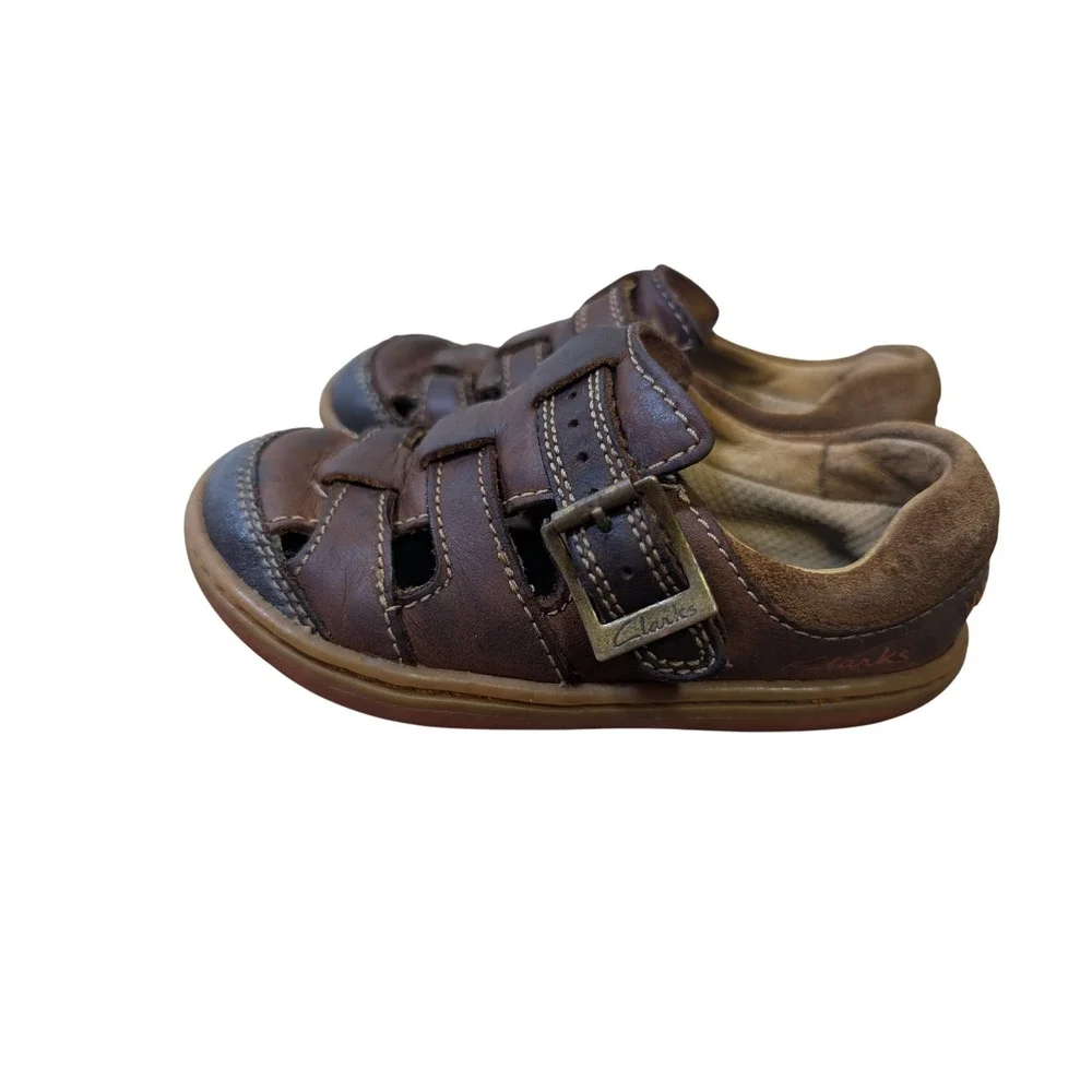 Clarks Boys Brown Leather Fisherman Sandals Shoes Youth Size 7 MW Toddler‎